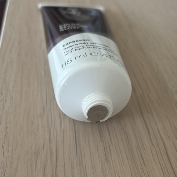 Madison Reed Color Reviving Gloss in Espresso Sealed 4 oz Cool Toned Hair Gloss - Picture 3 of 4